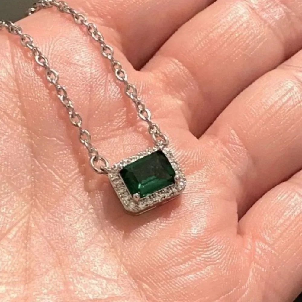 The Primavera 925 silver 18” Emerald green pendant necklace